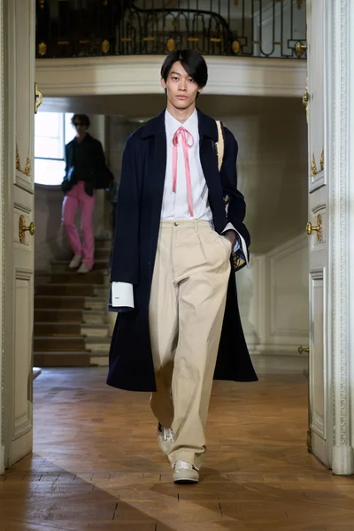 Look 49